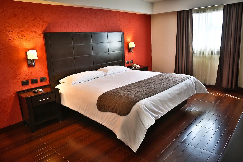 Hotel Victoria Inn Сан-Хуан-дель-Ріо Екстер'єр фото